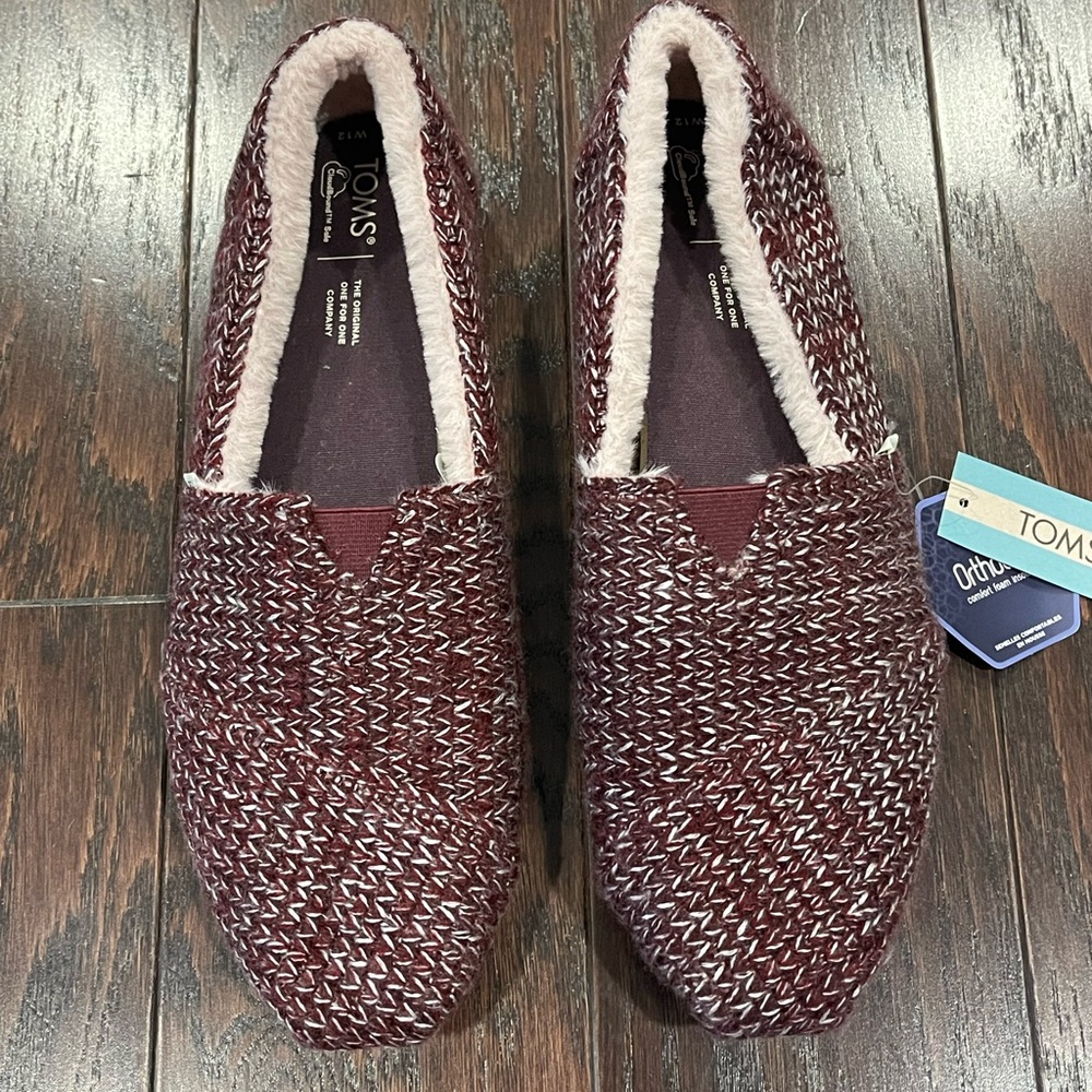 TOMS Burgundy Alpargata Cozy Sweater Knit Faux Fur Lining Soft Soles Size 12 NEW